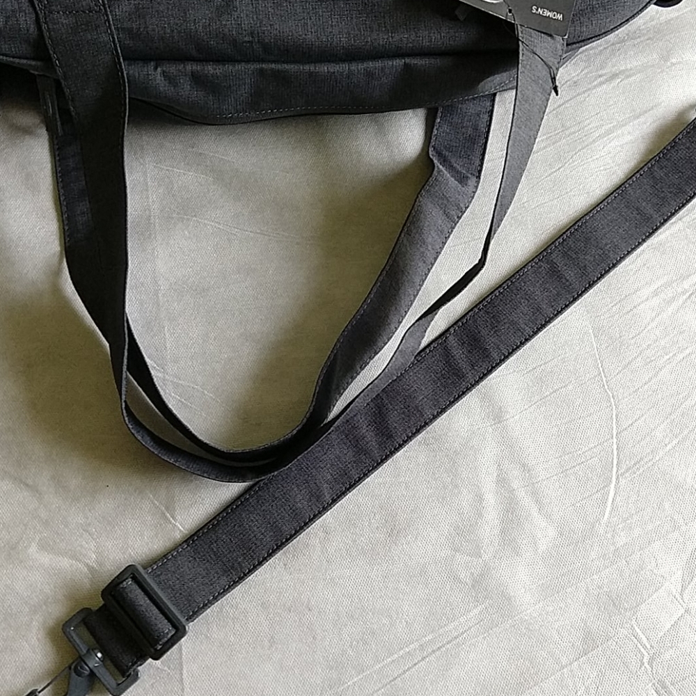Nike Duffle Bag - Picture 2 of 7